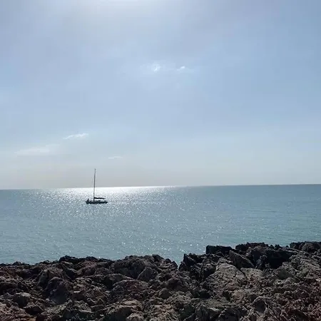 Face A La Mer...